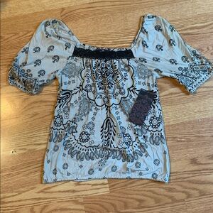 Almost Famous Black and White Floral Top